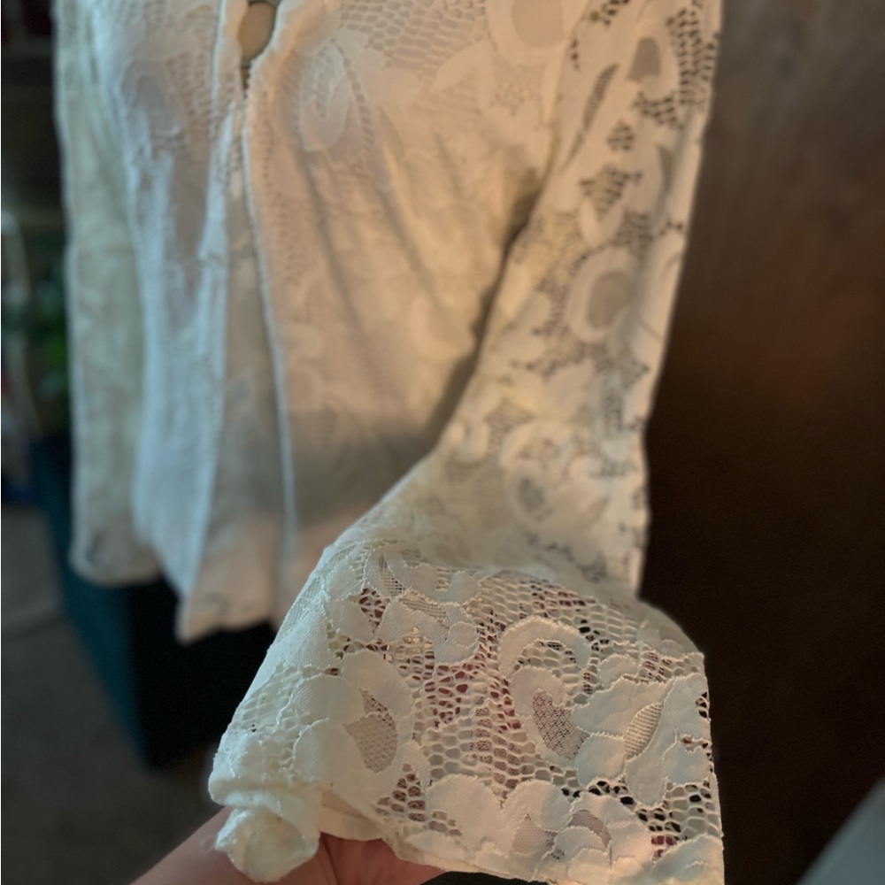 White Lacey blouse size medium - Picture 4 of 14